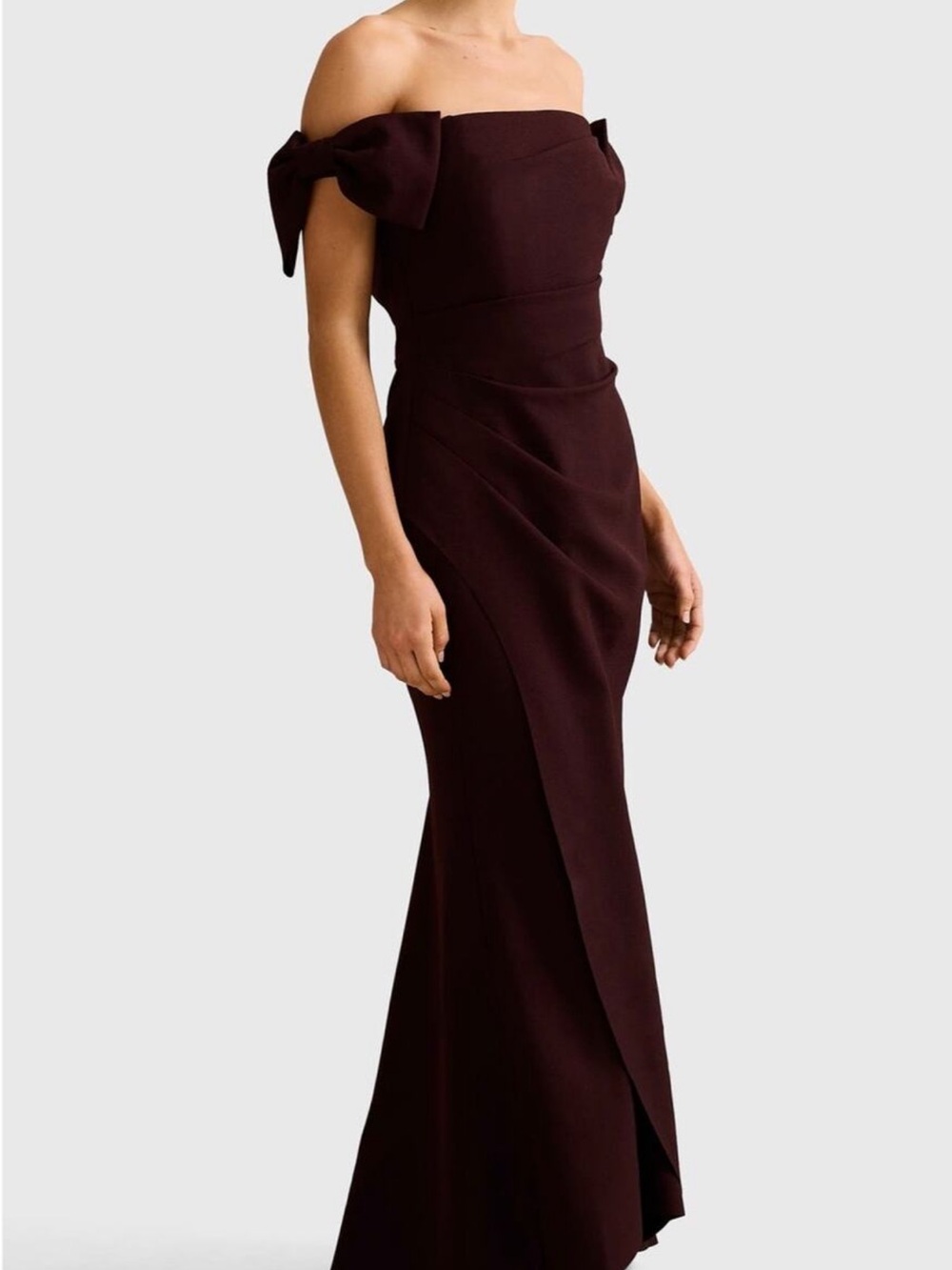 NWT Ever New -Stunning Ever New Kalee Bow
Trim Off Shoulder Gown
